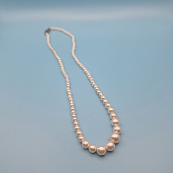 Faux Pearl Necklace 16 Inch Vintage Costume Small Japan Clasp Classy - Picture 7 of 8